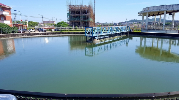 污水處理設備二沉池出水BOD與COD突然升高的原因及解決方法-樂(lè )中環(huán)保